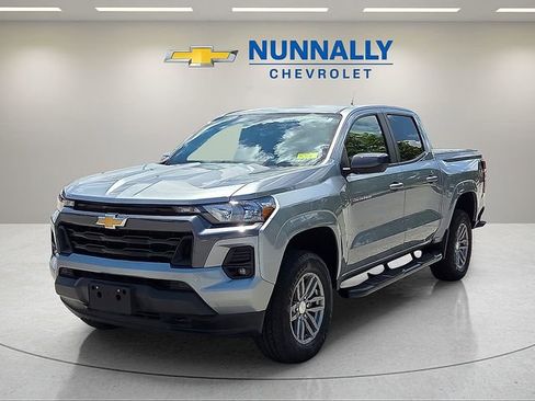 Used 2023 Chevrolet Colorado LT w/ LT Convenience Package II AWD/4WD image 1