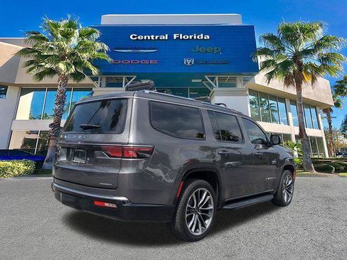 Certified 2022 Jeep Wagoneer Series II w/ Premium Group I RWD image 5