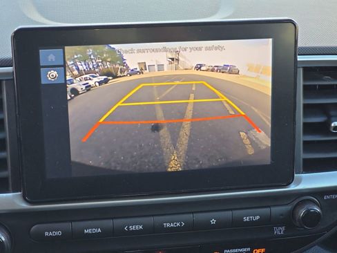 Used 2024 Hyundai Venue SE image 28