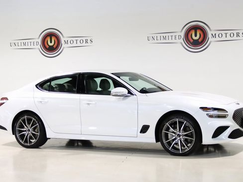 Used 2024 Genesis G70 2.5T image 6