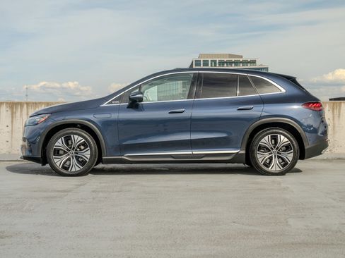 Used 2023 Mercedes-Benz EQE 350+ 4MATIC SUV image 3