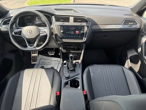 Certified 2023 Volkswagen Tiguan SE R-Line AWD/4WD image 28