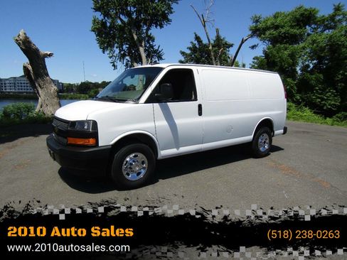Used 2021 Chevrolet Express 2500 w/ Driver Convenience Package RWD image 1