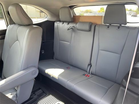 Used 2022 Toyota Highlander Limited image 18
