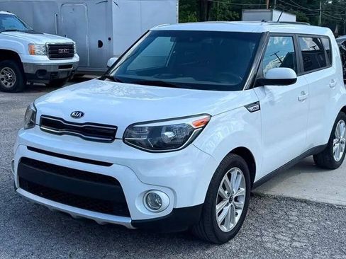 Used 2017 Kia Soul + FWD image 2
