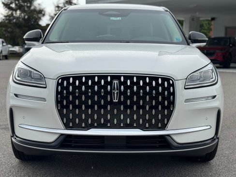 Used 2025 Lincoln Corsair Reserve AWD/4WD image 3