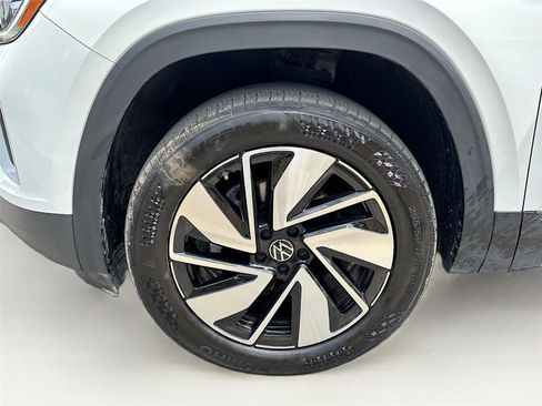 Used 2025 Volkswagen Atlas SE FWD image 35
