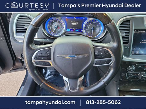 Used 2019 Chrysler 300 Limited image 22