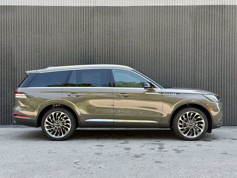 New 2026 Lincoln Aviator Reserve AWD/4WD image 8