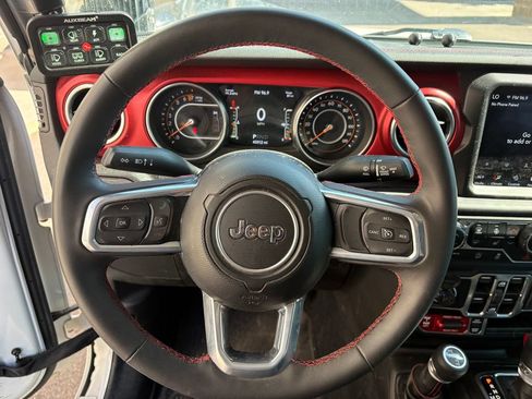 Used 2023 Jeep Gladiator Rubicon w/ LED Lighting Group AWD/4WD image 19