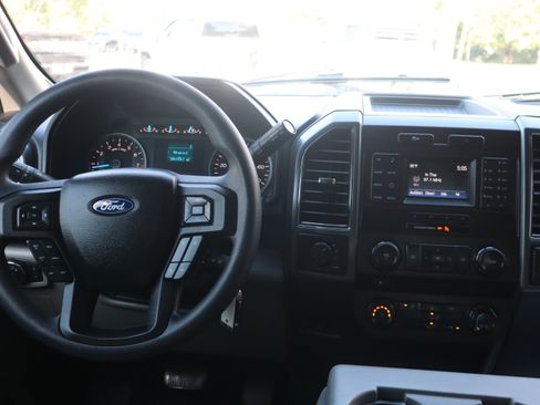 Used 2017 Ford F150 XLT AWD/4WD image 12