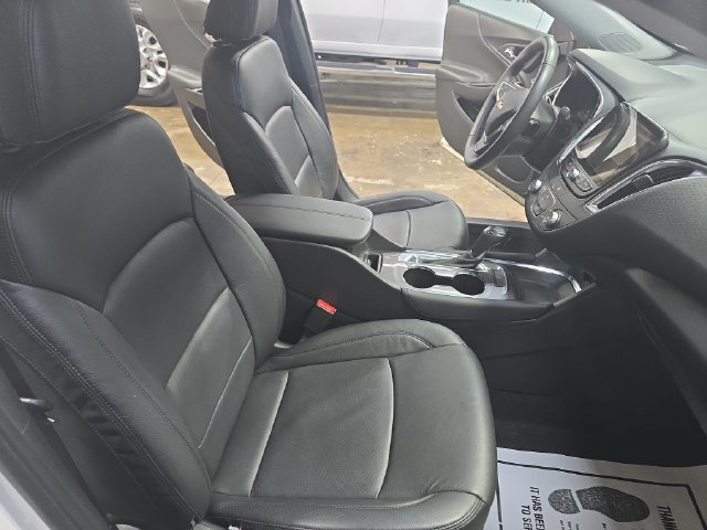 Used 2018 Chevrolet Malibu LT FWD image 10