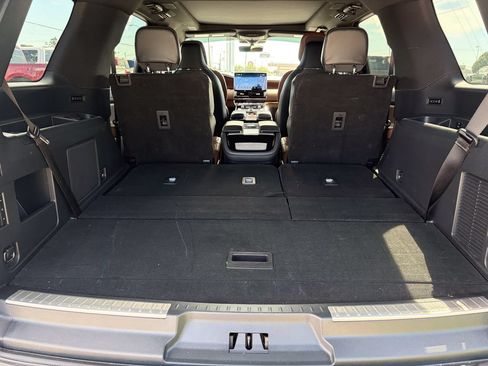 Used 2023 Lincoln Navigator Reserve AWD/4WD image 16