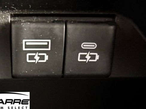 Used 2022 Toyota Camry SE image 29