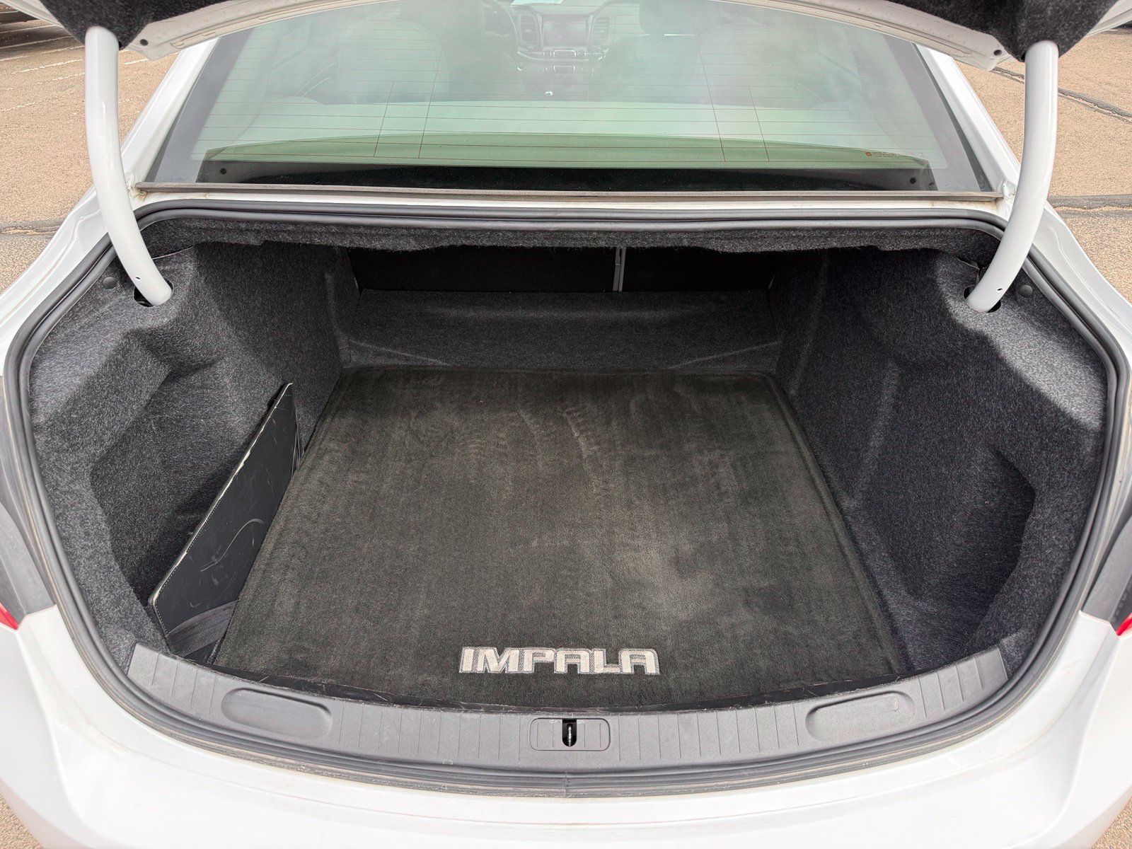 Used 2018 Chevrolet Impala LS FWD image 37
