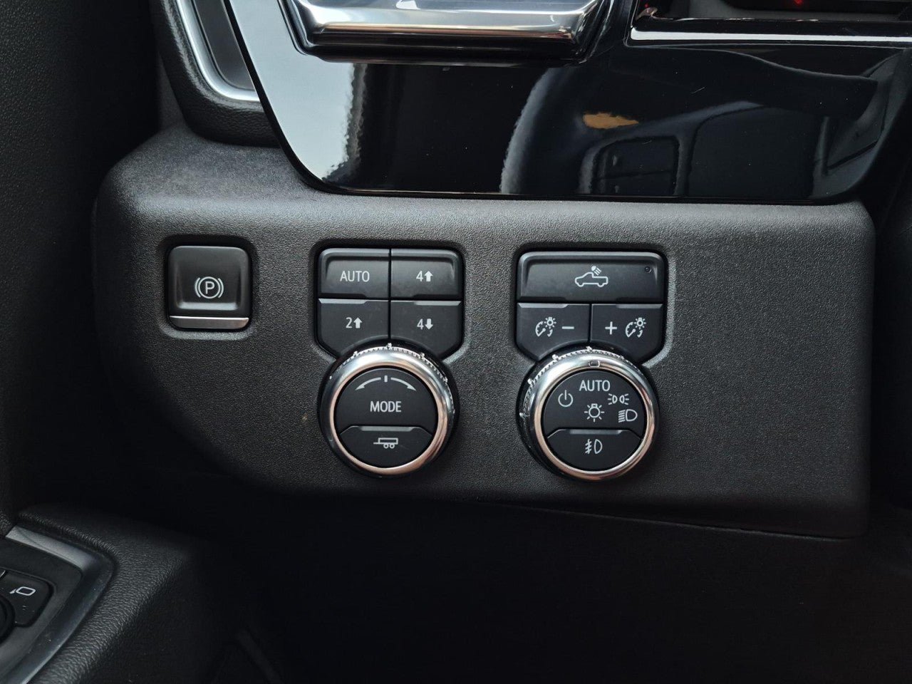 Used 2024 GMC Sierra 1500 Elevation AWD/4WD image 19