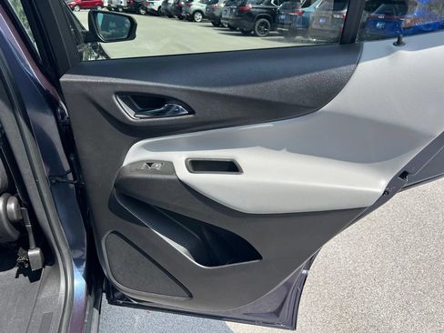 Used 2019 Chevrolet Equinox LS w/ LS Convenience Package FWD image 23