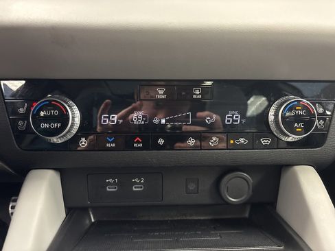 Used 2025 Mitsubishi Outlander SEL image 37