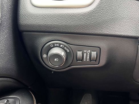 Used 2020 Jeep Compass Latitude w/ Cold Weather Group image 16