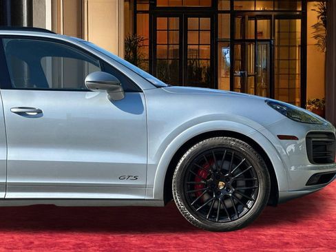 Used 2021 Porsche Cayenne GTS AWD/4WD image 37