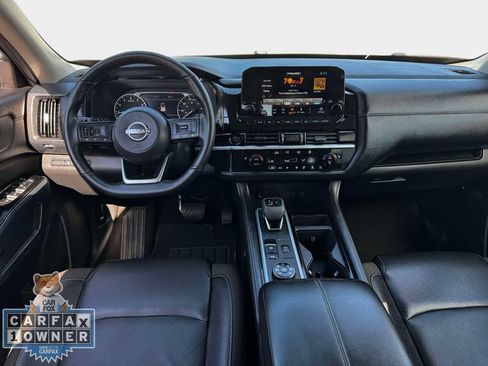Used 2025 Nissan Pathfinder SL AWD/4WD image 15