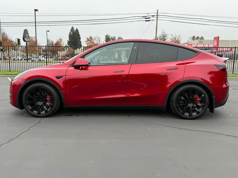 Used 2024 Tesla Model Y Performance image 6