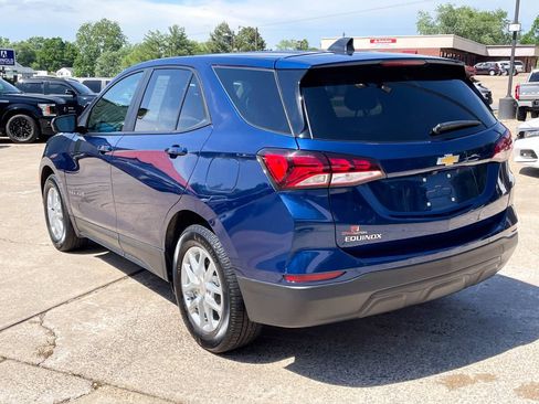 Used 2022 Chevrolet Equinox LS w/ LS Convenience Package FWD image 5