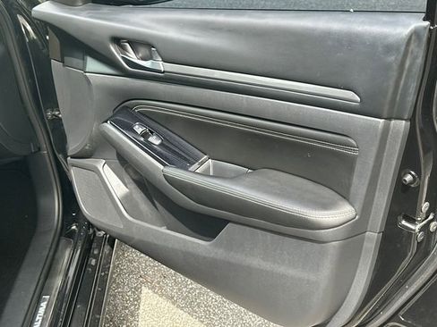 Used 2022 Nissan Altima 2.5 SL FWD image 32