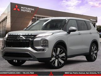 New 2025 Mitsubishi Outlander SE video 1