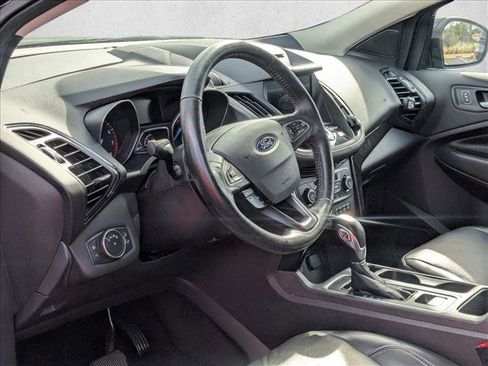 Used 2018 Ford Escape Titanium image 2