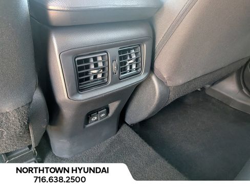 Used 2025 Toyota RAV4 XLE AWD/4WD image 30