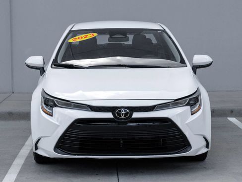 Used 2023 Toyota Corolla LE FWD image 5