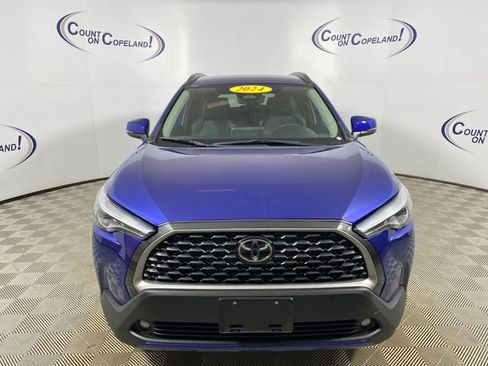 Used 2024 Toyota Corolla Cross XLE image 2