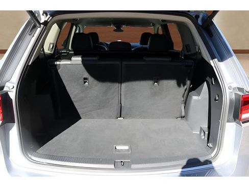 Used 2025 Volkswagen Atlas SE image 17