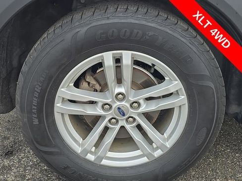 Used 2020 Ford Explorer XLT w/ Comfort Package image 5