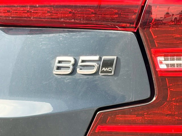 Used 2022 Volvo S60 B5 Momentum w/ Advanced Package AWD/4WD image 7