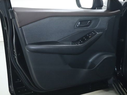 Used 2021 Nissan Rogue S AWD/4WD image 15