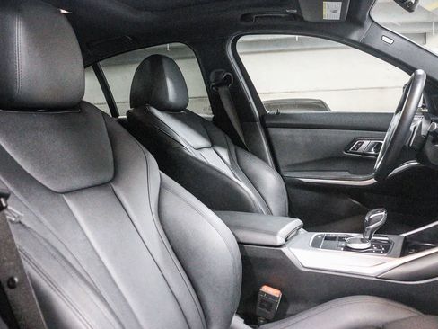 Used 2019 BMW 330i Sedan w/ Convenience Package RWD image 17
