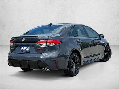Used 2024 Toyota Corolla SE FWD image 2