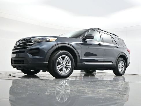 Certified 2022 Ford Explorer XLT w/ Class IV Trailer Tow Package image 50