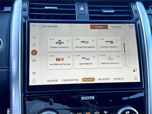 Used 2023 Land Rover Discovery S R-Dynamic image 16