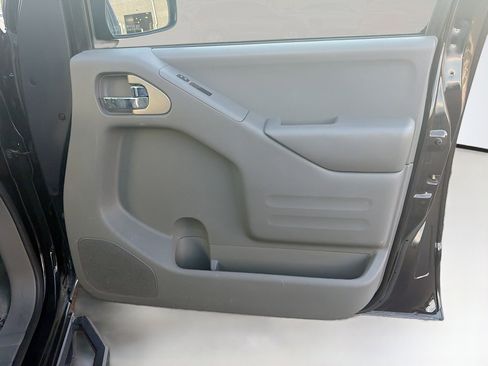 Used 2017 Nissan Frontier SV AWD/4WD image 29