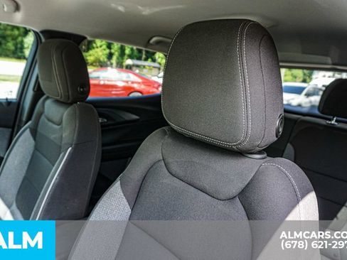 Used 2025 Chevrolet TrailBlazer LT FWD image 17
