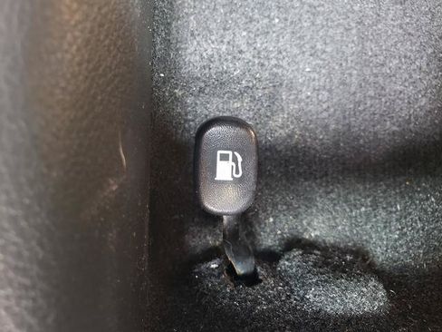 Used 2020 Kia Soul LX FWD image 30