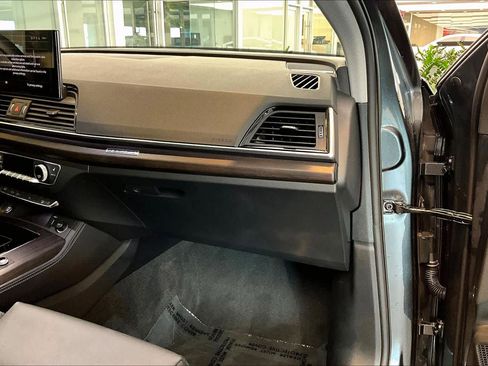 Certified 2025 Audi Q5 2.0T Premium Plus w/ Premium Plus Package image 18
