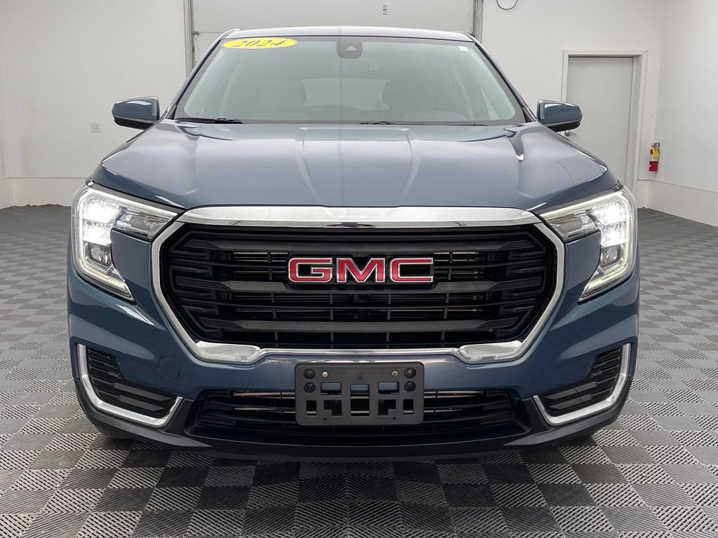 Used 2024 GMC Terrain SLE FWD image 11
