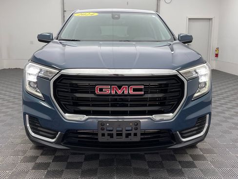 Used 2024 GMC Terrain SLE FWD image 11