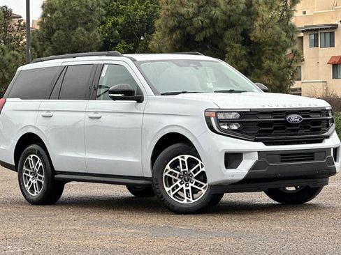 New 2026 Ford Expedition Active RWD image 1