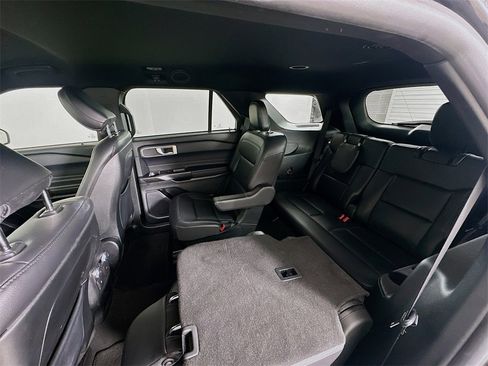 Used 2020 Ford Explorer XLT w/ Equipment Group 202A image 30