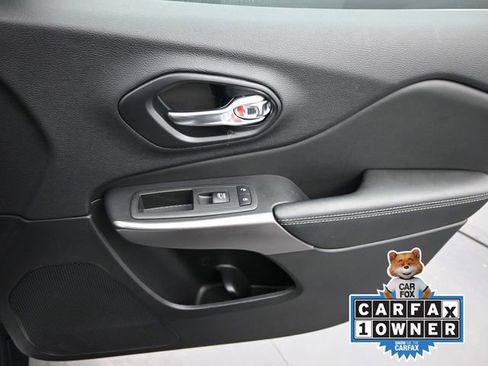 Used 2022 Jeep Cherokee Latitude Lux image 27